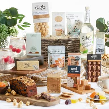 Gourmet Gift Hamper For Women & Men, Non-Alcoholic Food Hamper With Sweet & Savoury Treats-Afternoon Tea, Fudge, Cake, Biscuits for Mothers Day, Fathers Day, Birthdays, Christmas, Clearwater Hampers